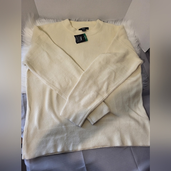 NEW- Elegant Cream Crew Neck Sweater, Sizev XL - Picture 3 of 5